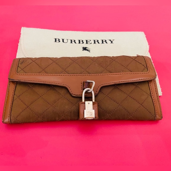 Burberry wallet. 💯 Authentic - Picture 1 of 6